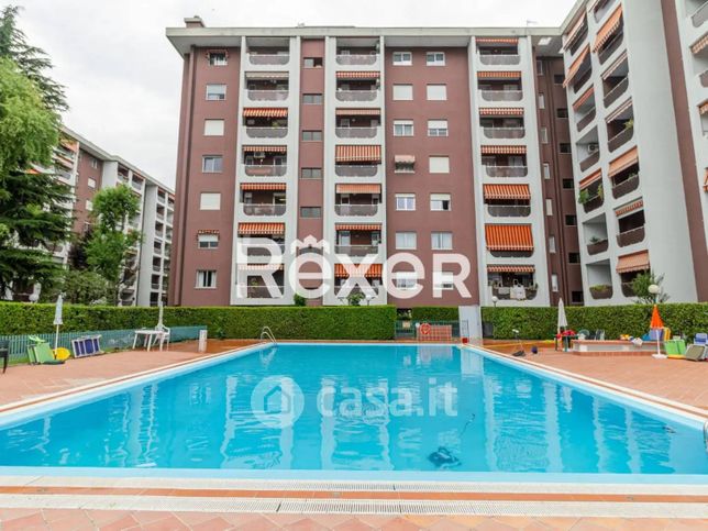 Appartamento in residenziale in Strada Torino 90