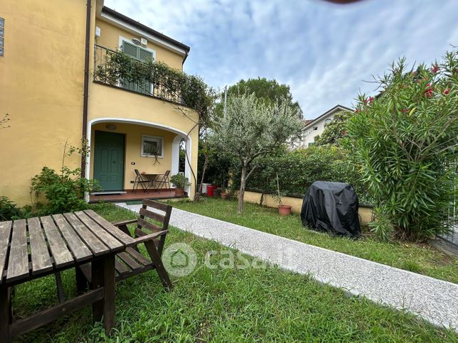 Villetta a schiera in residenziale in Via della Repubblica 103 I