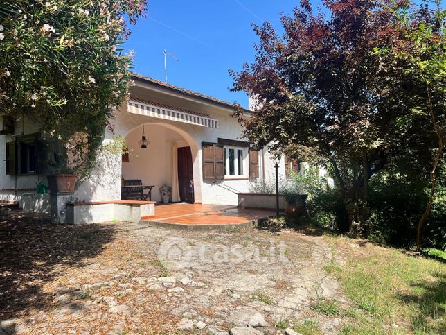 Villa in residenziale in Via 2 Giugno