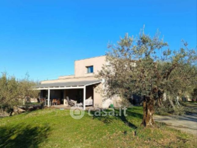 Villetta a schiera in residenziale in Via del Nibbio