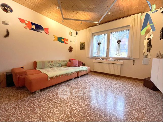 Appartamento in residenziale in Via Giacinto Gallina 12