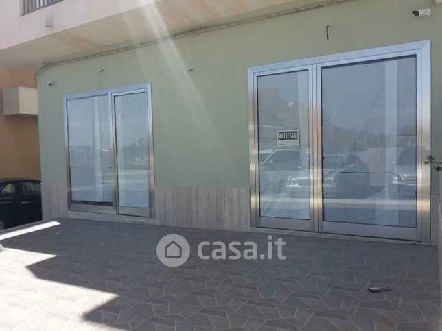 Ufficio in commerciale in 