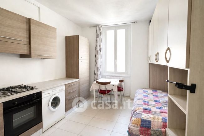 Appartamento in residenziale in Via Francesco Carlini 37