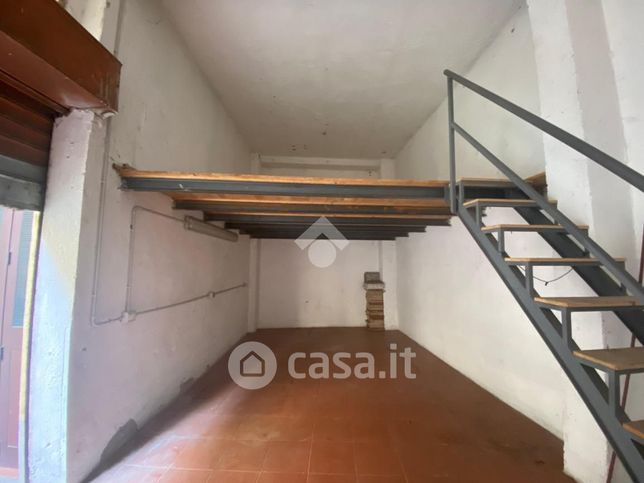 Box/posto auto in residenziale in Via Corsico 8
