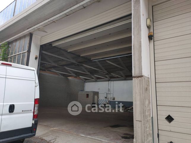 Capannone in commerciale in Strada del Barocchio 45