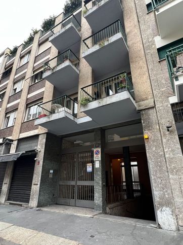 Box/posto auto in residenziale in Via Donatello 18