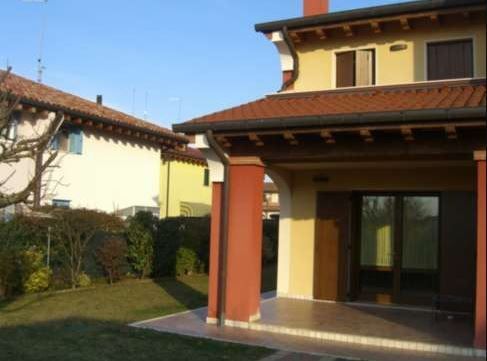 Casa indipendente in residenziale in Vicolo Monte Cervino