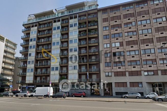 Ufficio in commerciale in Via Melchiorre Gioia 72