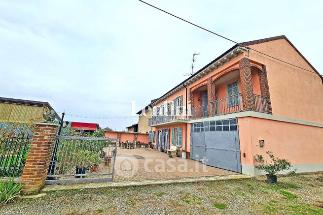 Casa indipendente in residenziale in Via Maestra 222