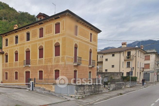 Casa indipendente in residenziale in Via Alessandro Rossi 9