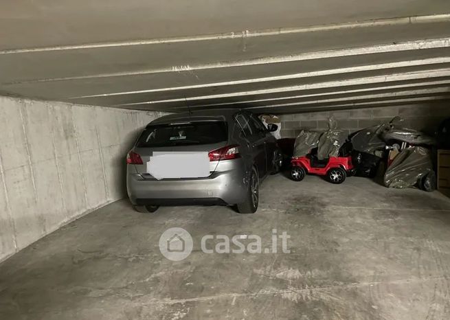 Box/posto auto in residenziale in Via Gaffurio 36
