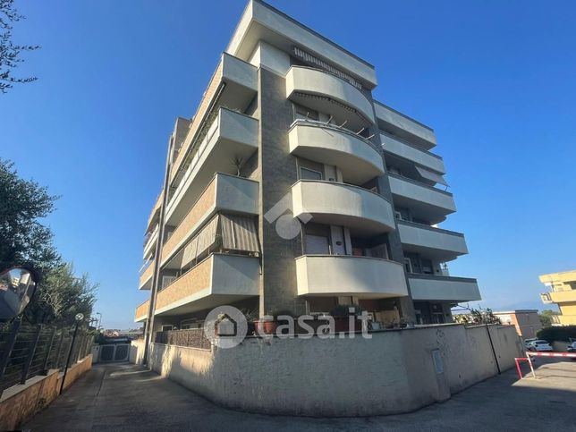 Appartamento in residenziale in Via Calcare 19