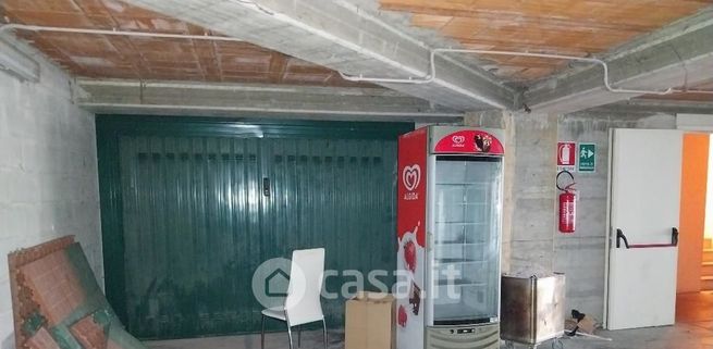 Box/posto auto in residenziale in Via della Stazione 9