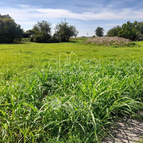 Terreno edificabile in residenziale in Strada Statale 10 Padana Inferiore