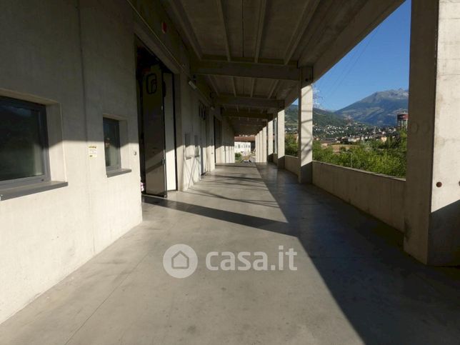 Capannone in commerciale in Via Lavoratori - Vittime del Col du Mont 50