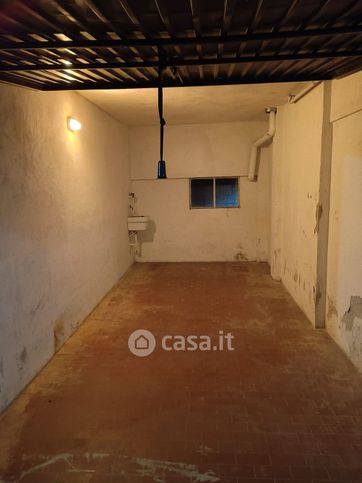 Box/posto auto in residenziale in Via Alessandro Manzoni