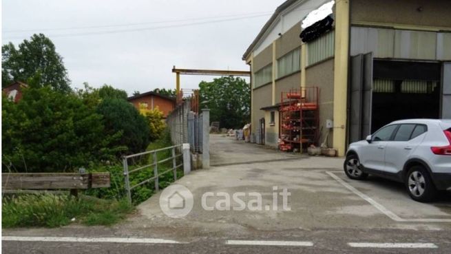 Capannone in commerciale in Strada Provinciale 9 9 -7