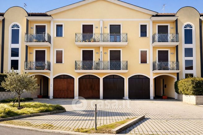 Appartamento in residenziale in Via Pesco 19