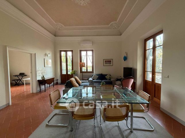 Casa bi/trifamiliare in residenziale in Via Francesco Poeti