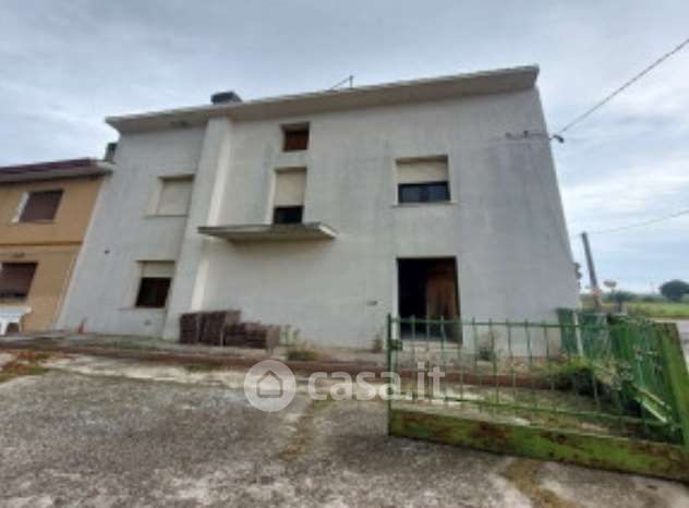 Casa indipendente in residenziale in Via Giovanni Monti