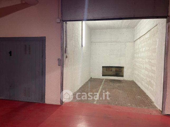 Garage/posto auto in residenziale in Corso Garibaldi 72