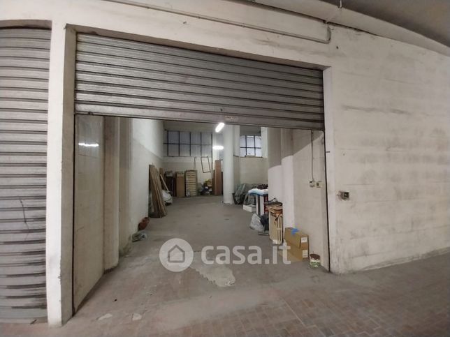 Box/posto auto in residenziale in Via Roma 102