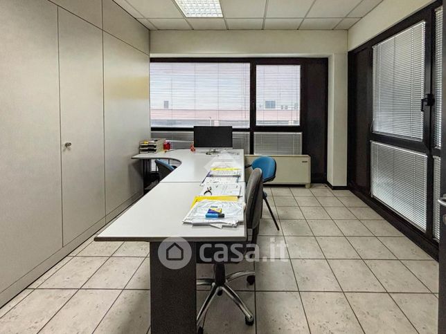 Ufficio in commerciale in Via Regina Pacis