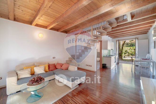 Appartamento in residenziale in Via dei Pini 1