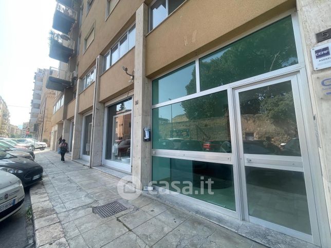 Ufficio in commerciale in Via Damiani Almeyda 1 -5