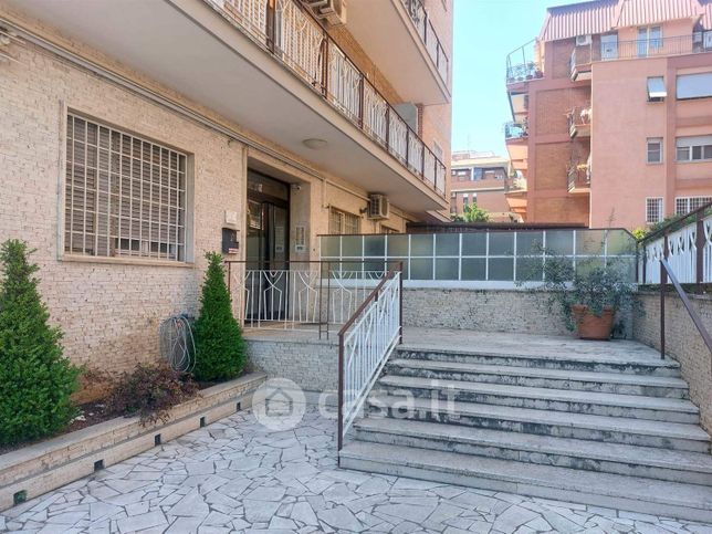Appartamento in residenziale in Via Emilio de Marchi