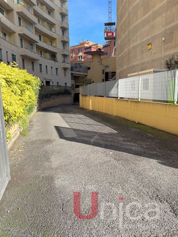 Garage/posto auto in residenziale in Via della Lega Lombarda 39