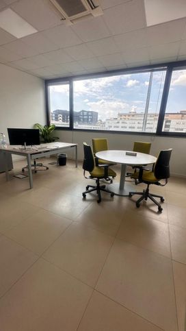 Ufficio in commerciale in 