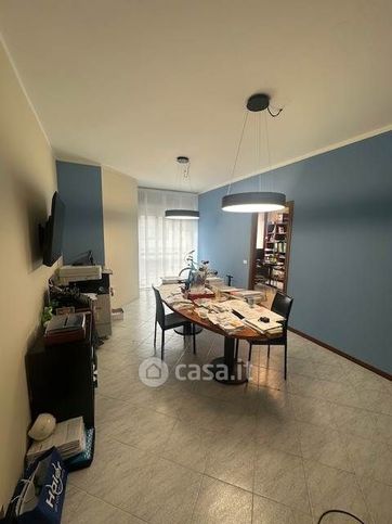 Ufficio in commerciale in Viale Milanofiori
