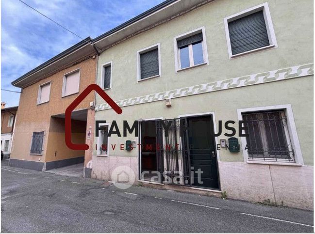 Ufficio in commerciale in Via Orefici 19