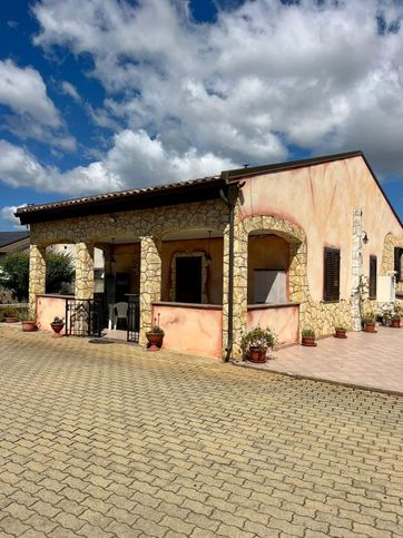 Casa indipendente in residenziale in Strada Provinciale 42 dei Due Mari