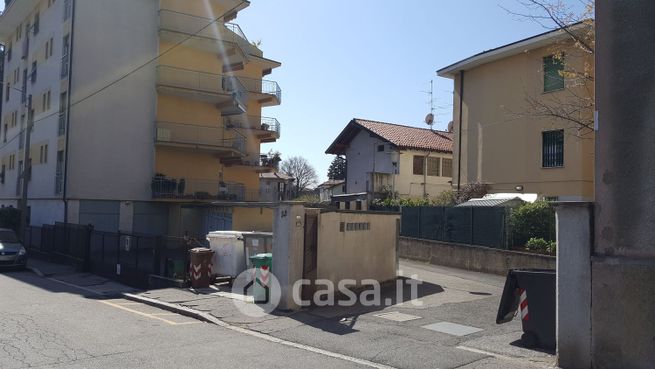Capannone in commerciale in Via Carlo Goldoni 18