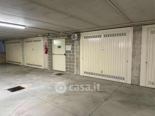 Garage/posto auto in residenziale in Via Magenta 6