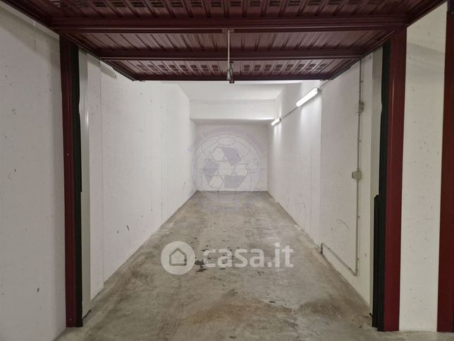 Garage/posto auto in residenziale in Via Antonio Stoppani 18