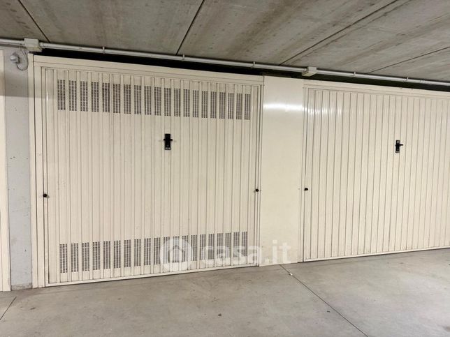 Box/posto auto in residenziale in Via Levantina