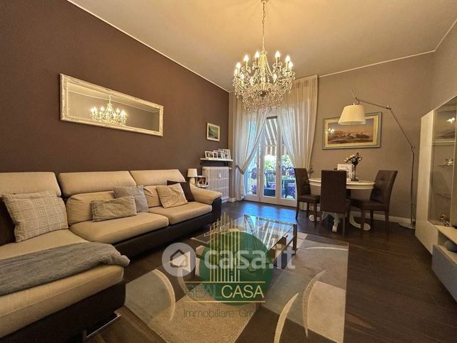 Appartamento in residenziale in Via Monte Nevoso 38