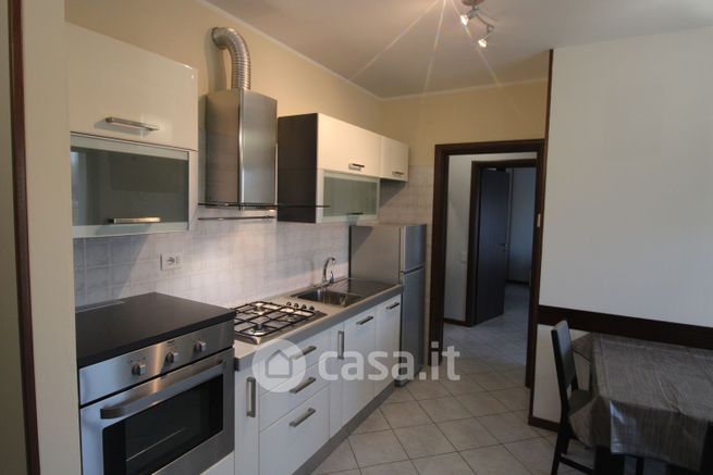 Appartamento in residenziale in Via Circonvallazione 8