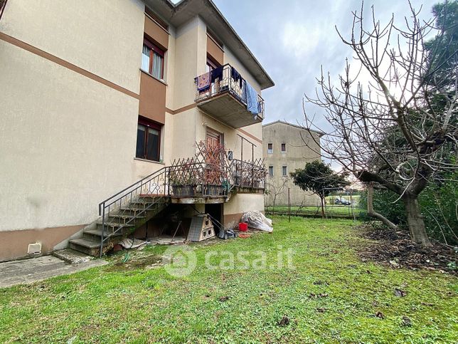 Casa bi/trifamiliare in residenziale in Indicatore