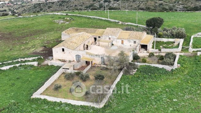 Rustico/casale in residenziale in Strada senza nome