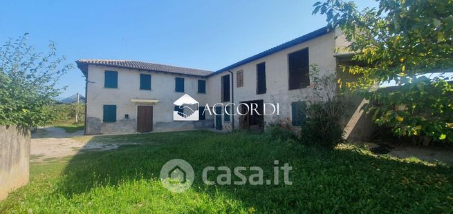 Rustico/casale in residenziale in Via Castellana