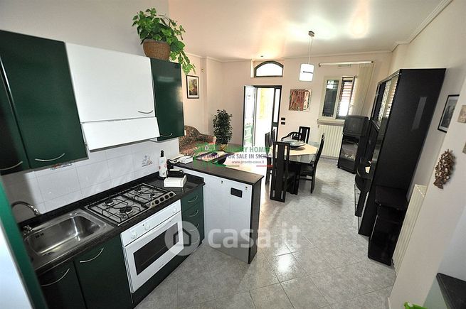 Casa indipendente in residenziale in Via Michele Pennavaria