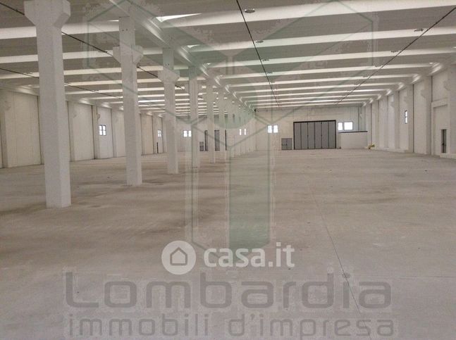 Capannone in commerciale in Corso Italia