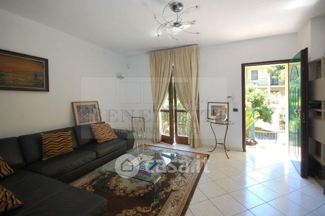 Villetta a schiera in residenziale in Via G. Capponi 21