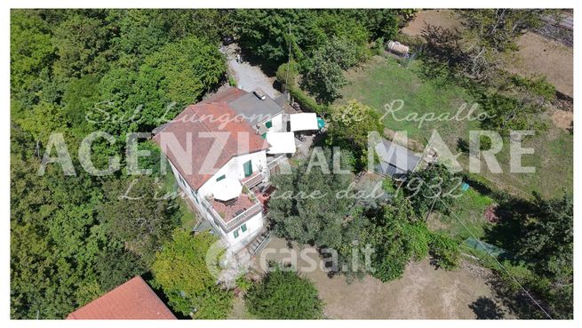 Casa bi/trifamiliare in residenziale in