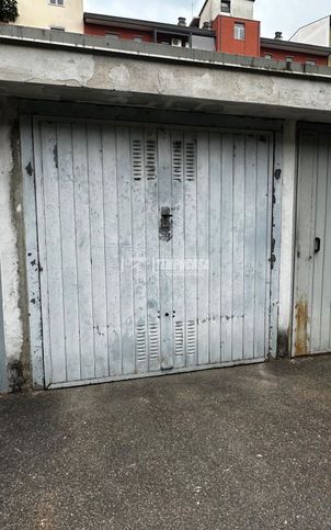 Box/posto auto in residenziale in Via Trieste