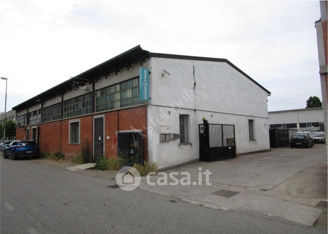 Capannone in commerciale in Via Redipuglia
